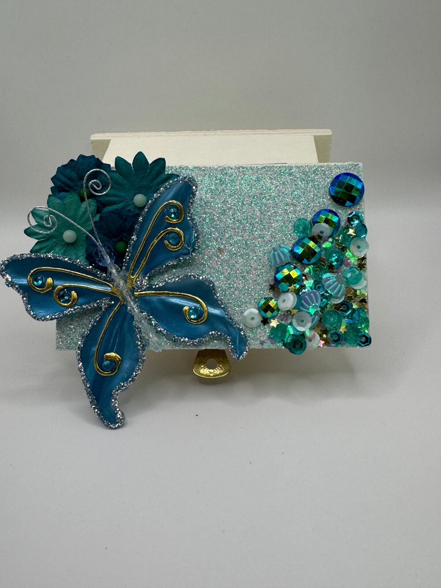 Mini wooden jewelry box hand decorated