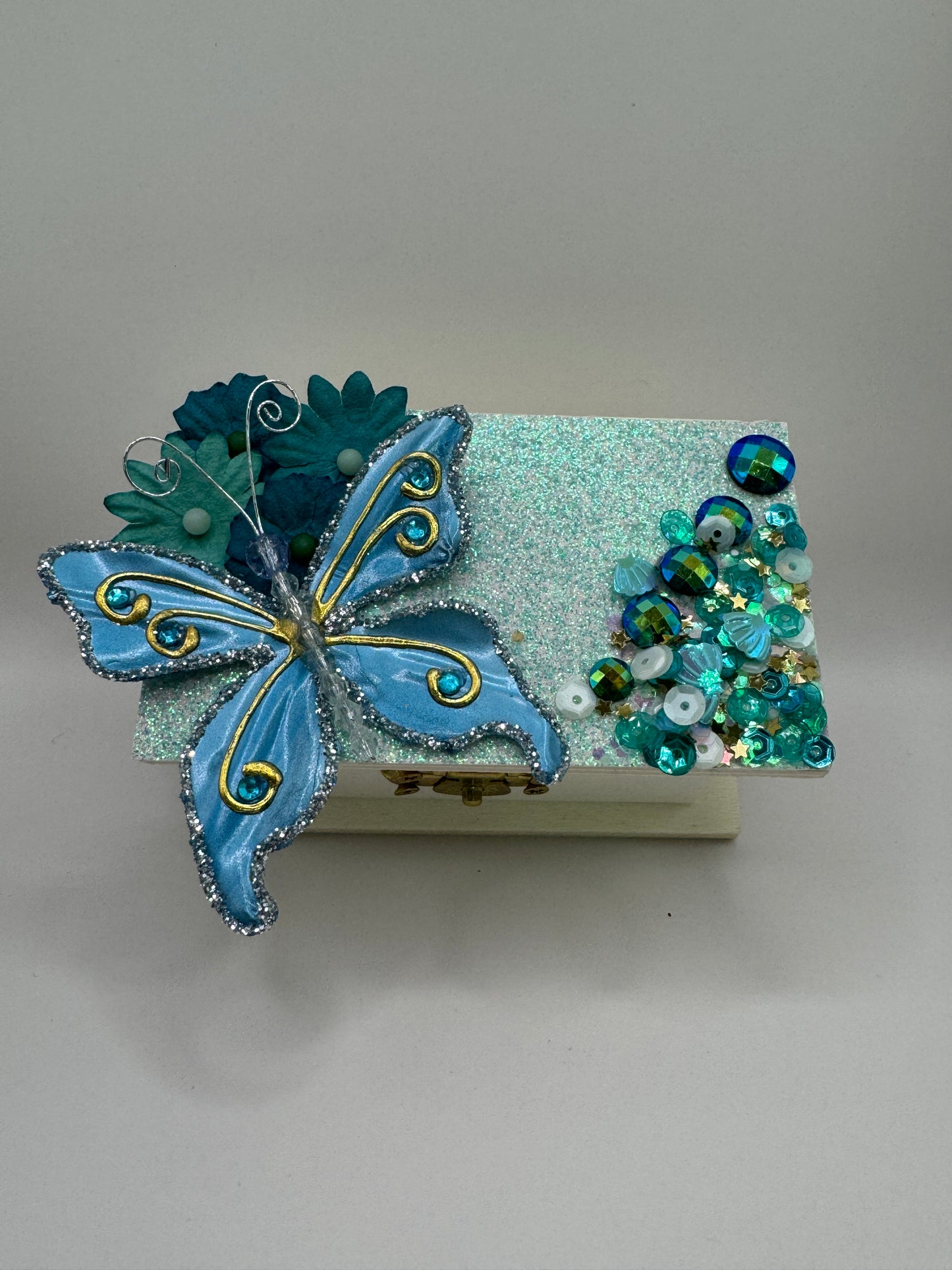 Mini wooden jewelry box hand decorated